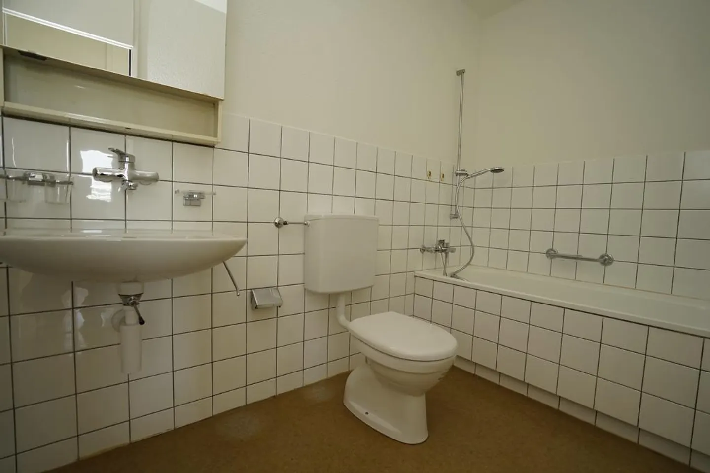 Helles 2-Zimmer-Apartment in Nidau - Foto 2 von 3