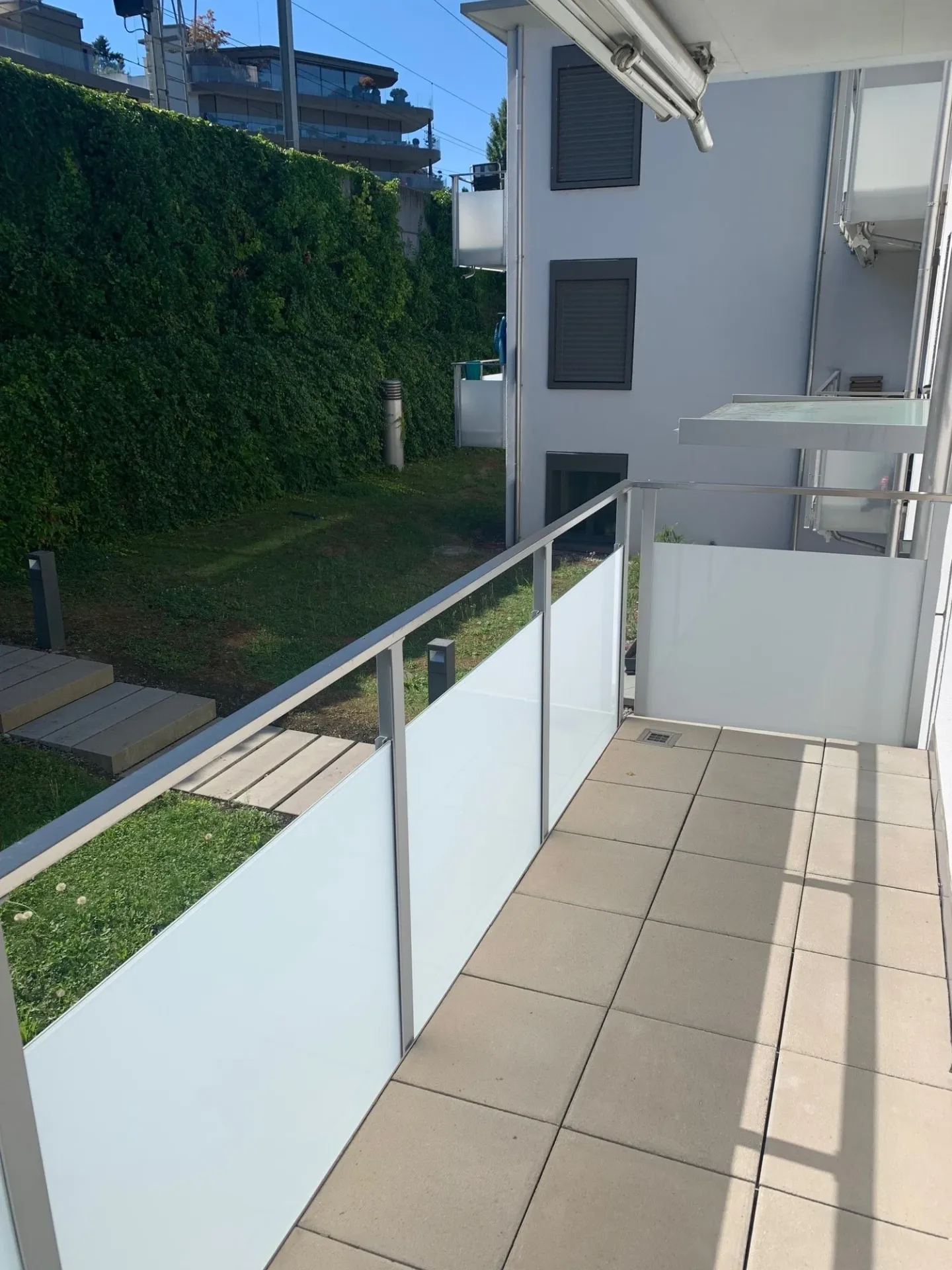 Appartamento moderno in posizione centrale - a pochi passi dal lago - Foto 8 di 11