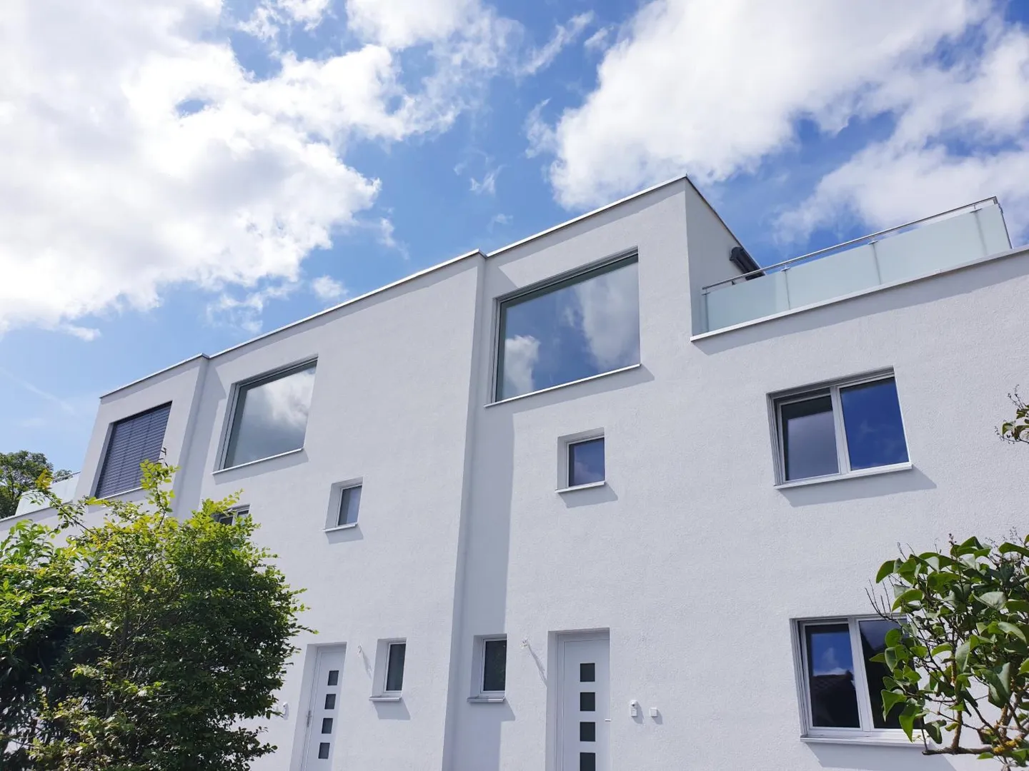 Maison Jumelée Moderne - Photo 1 sur 9