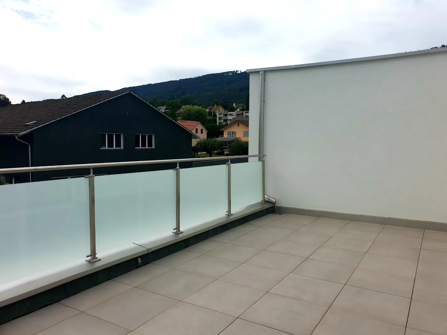 Maison Jumelée Moderne - Photo 5 sur 9