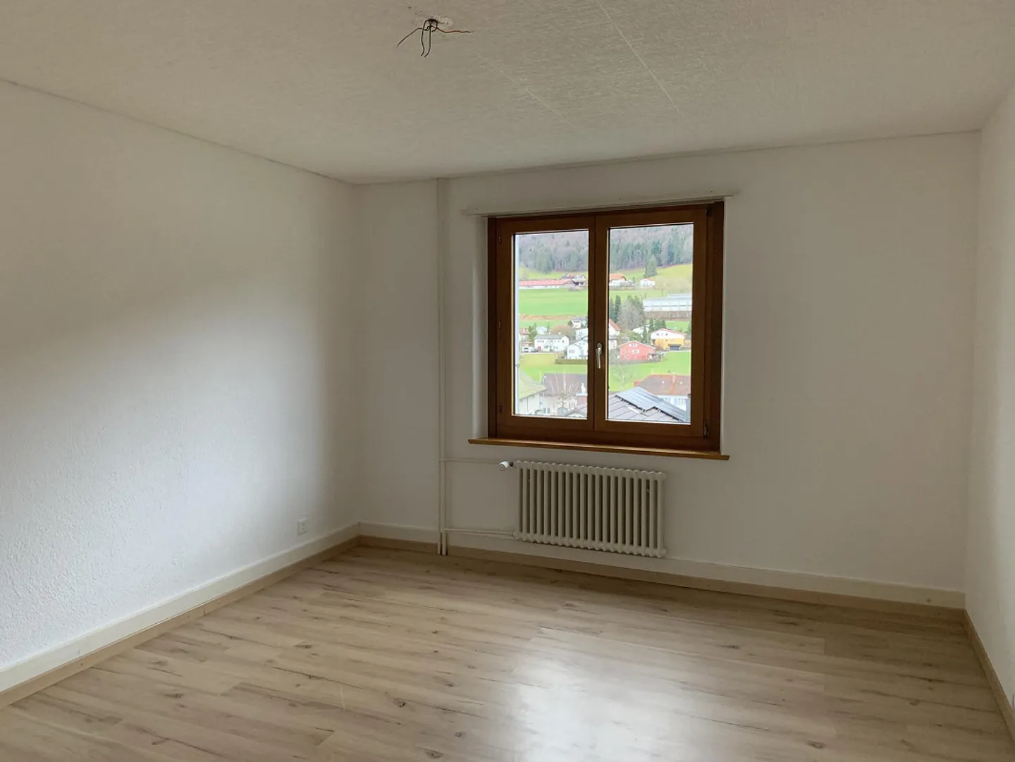Appartamento affascinante con 3 camere da letto con balcone e bella vista a Tavannes - Foto 5 di 7