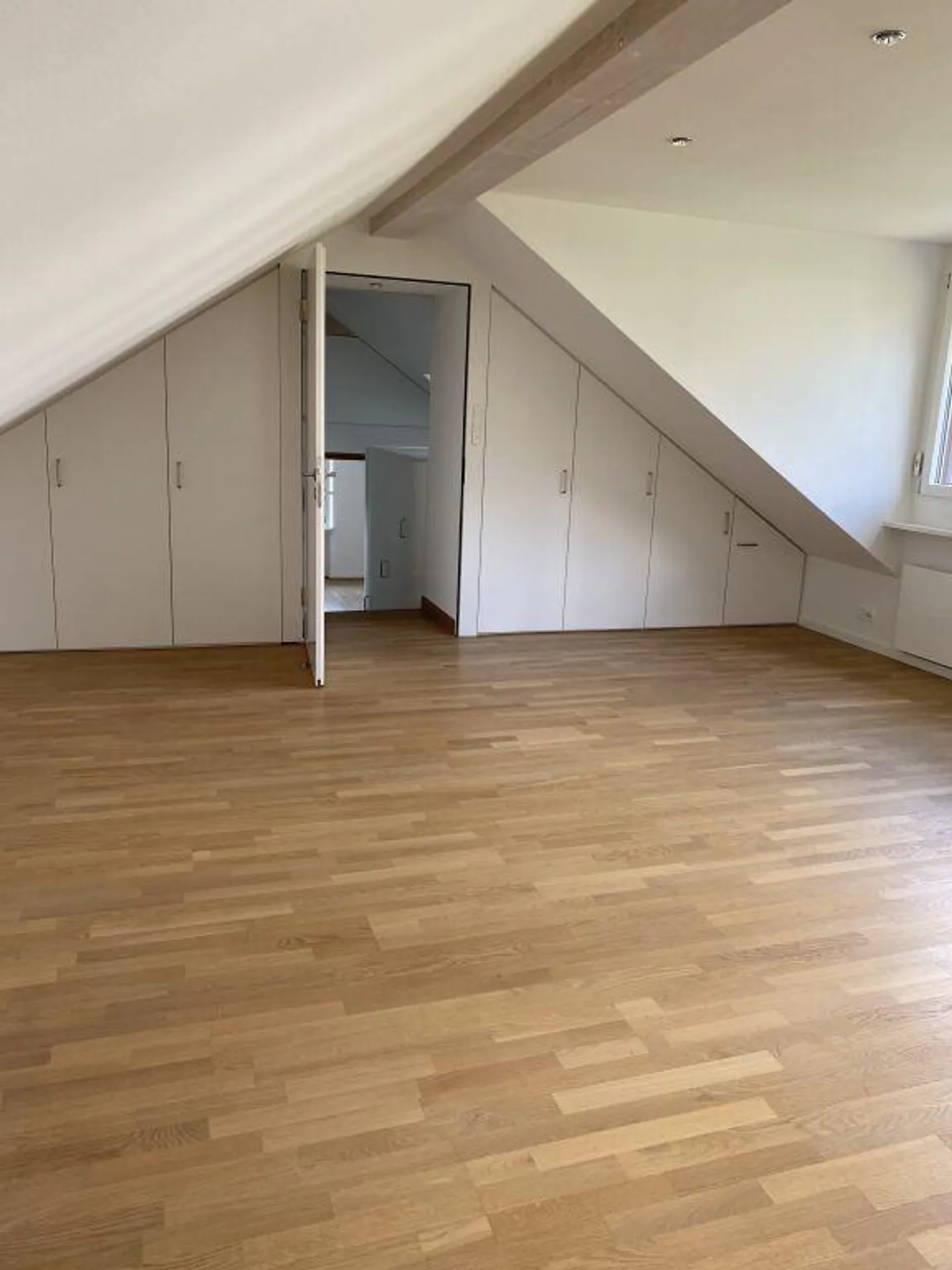 Freistehendes Einfamilienhaus mit Garten - Foto 2 von 9