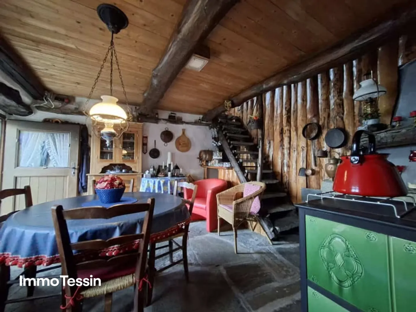 Charaktervolles Rustico an spektakulärer Aussichtslage auf einer authentischen Tessiner Alp im oberen Maggiatal - Foto 8 von 13