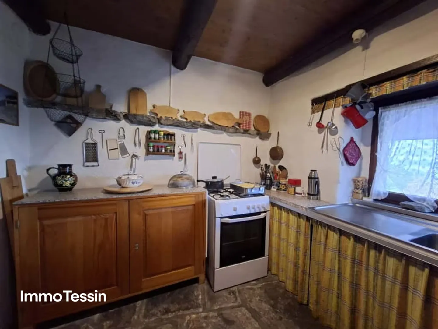 Charaktervolles Rustico an spektakulärer Aussichtslage auf einer authentischen Tessiner Alp im oberen Maggiatal - Foto 10 von 13