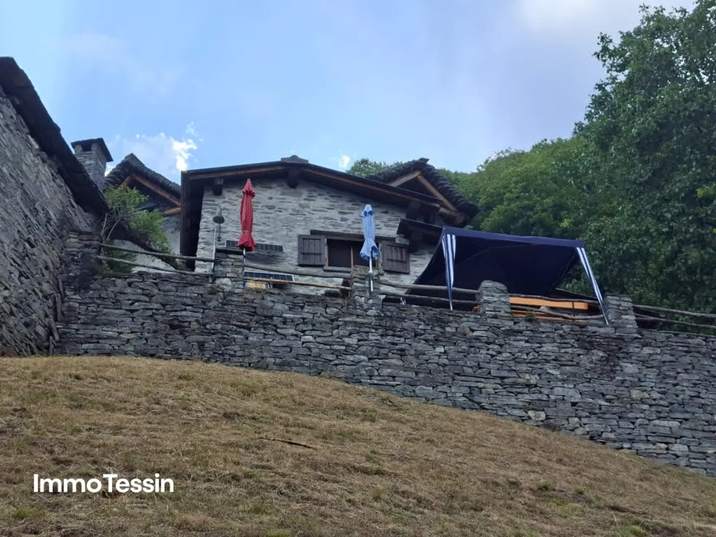 Charaktervolles Rustico an spektakulärer Aussichtslage auf einer authentischen Tessiner Alp im oberen Maggiatal - Foto 5 von 13