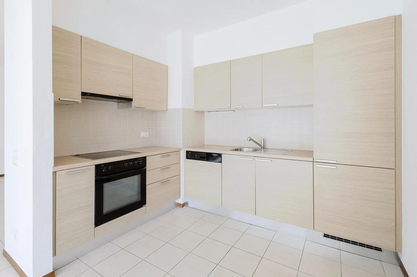 Bright apartment in a strategic location in Lugano - Photo 5 of 14