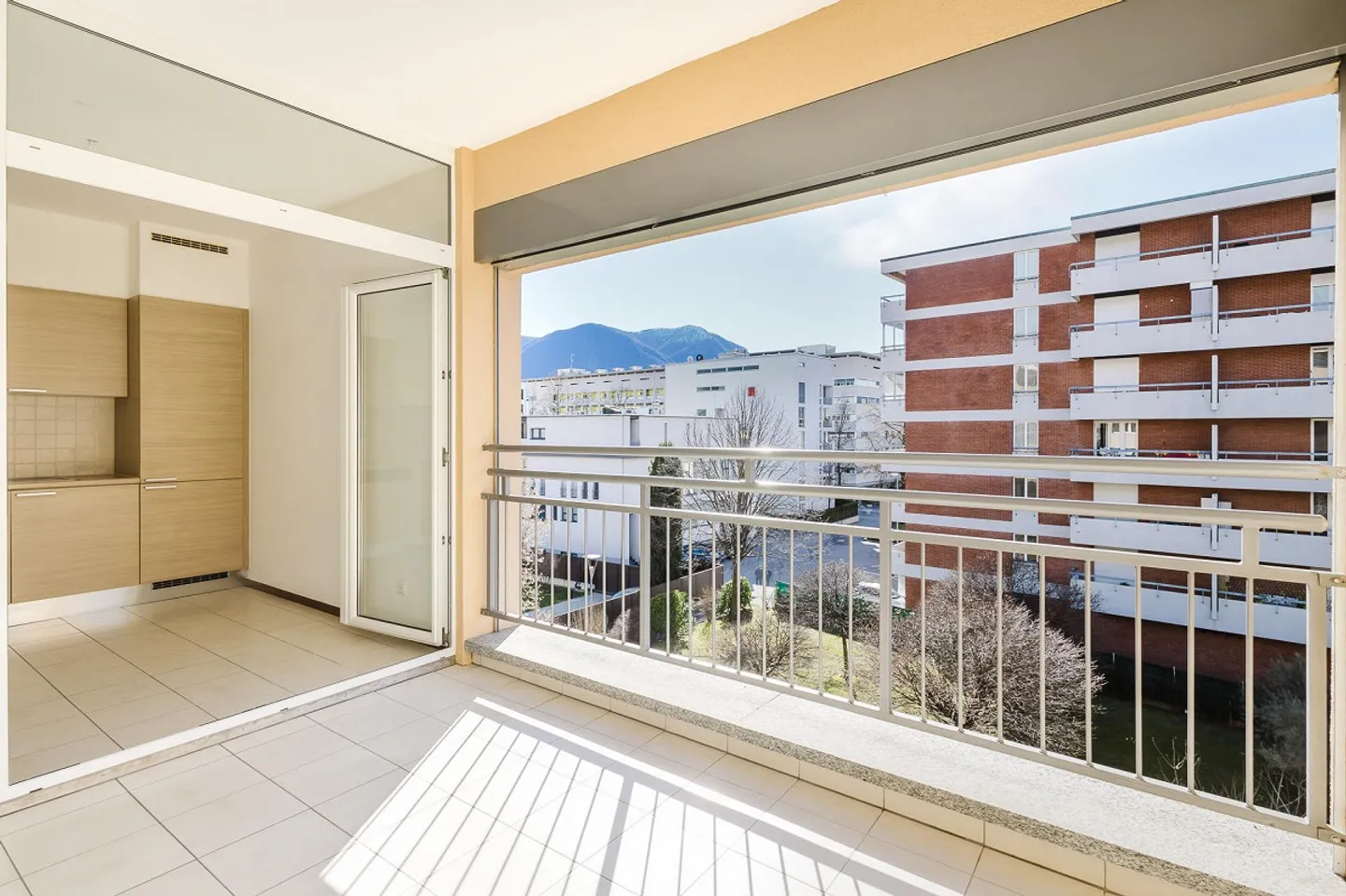Bright apartment in a strategic location in Lugano - Photo 1 of 14