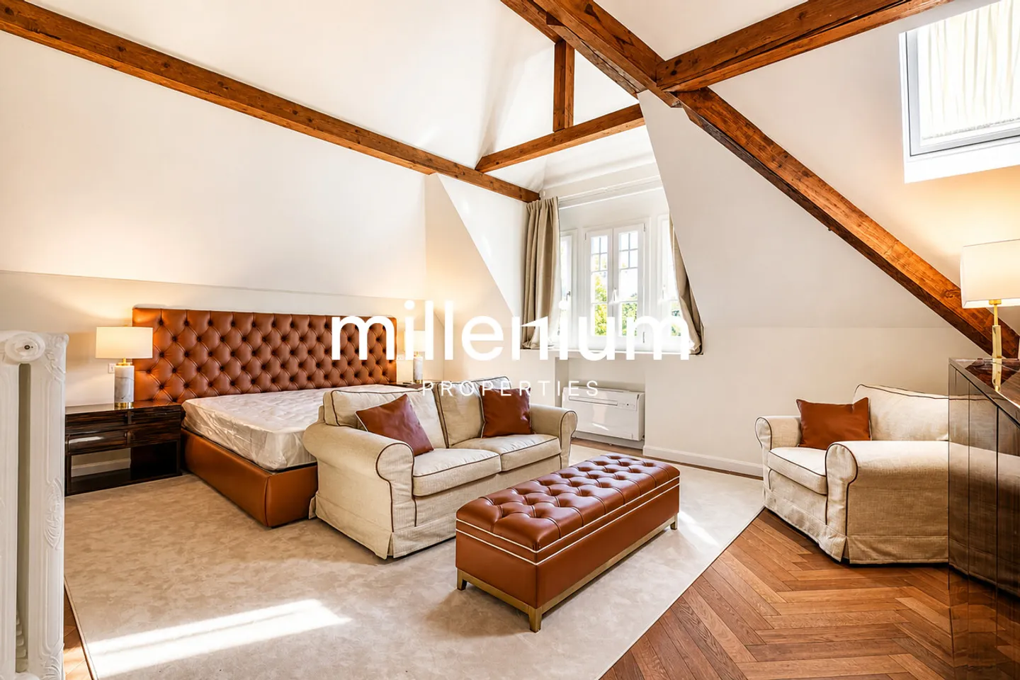 Elegante Villa mit Garten - Foto 6 von 12