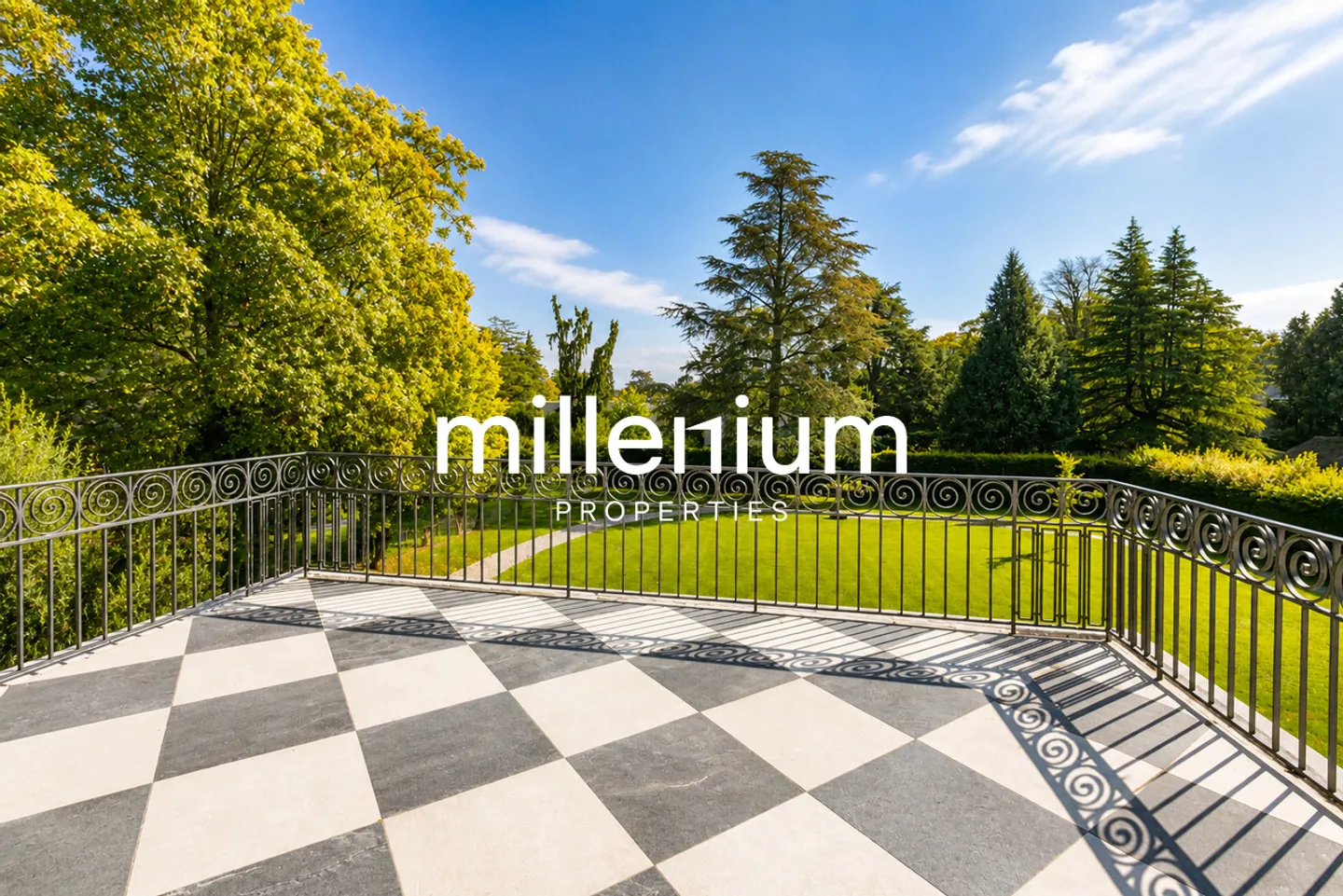 Elegante Villa mit Garten - Foto 12 von 12