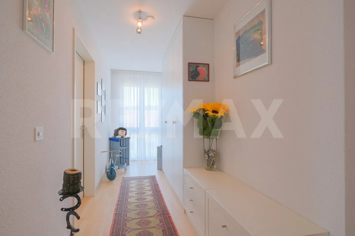 Terrasse ensoleillée avec vue - Appartement en duplex de 3.5 (4.5) pièces - Photo 10 sur 13