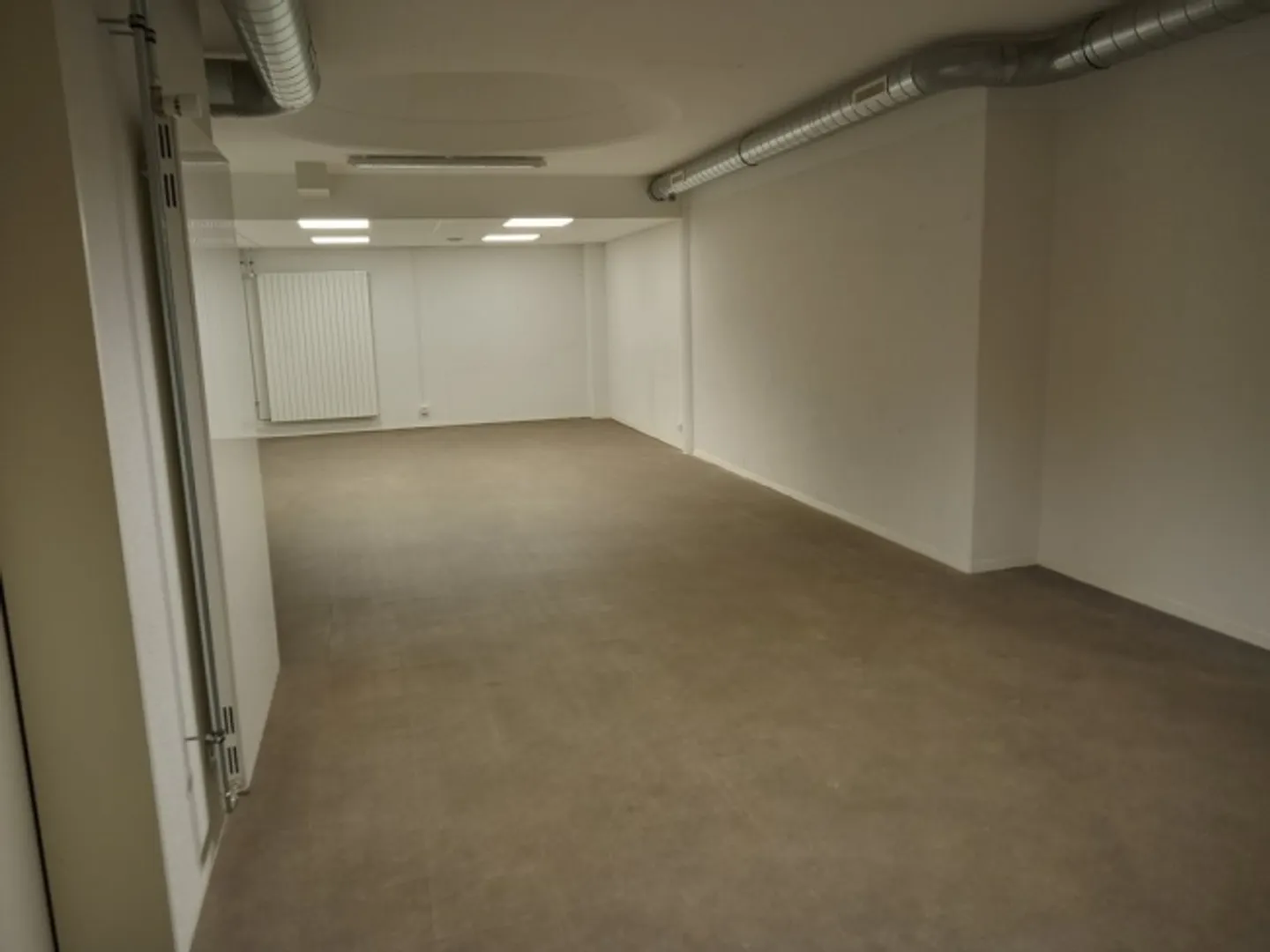 Commercial space of approximately 245 m2 for immediate rent - Photo 2 of 12