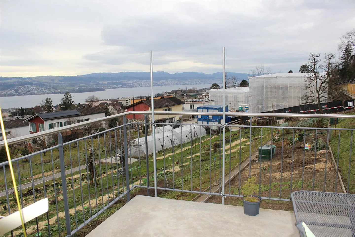 Appartement en duplex de 5,5 pièces avec vue panoramique à Männedorf - Photo 3 sur 19