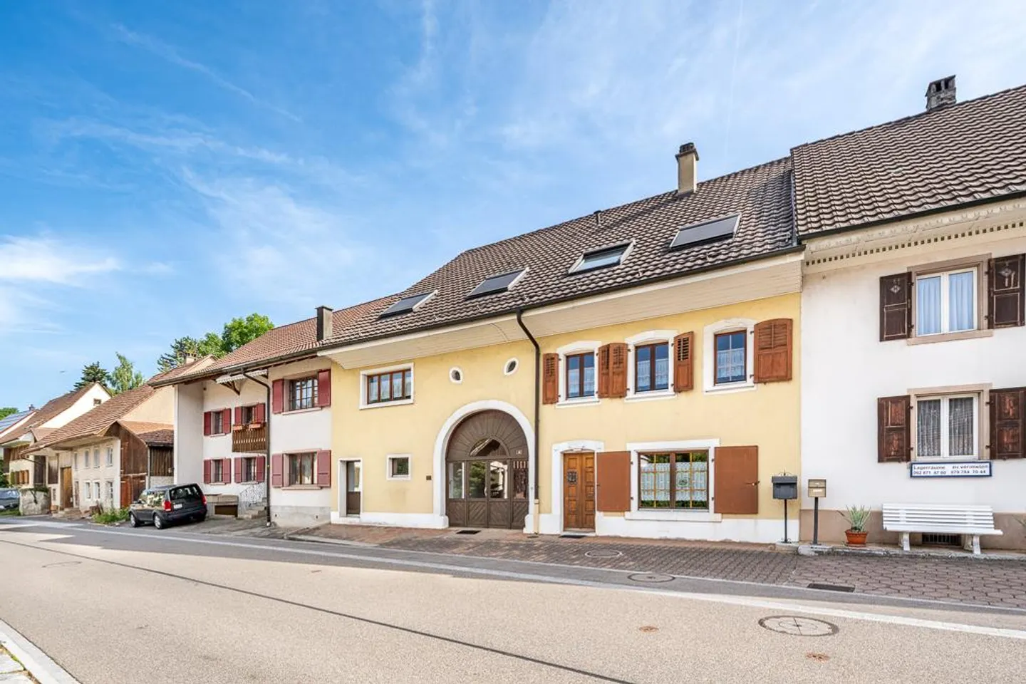 Immeuble multifamilial dans un endroit calme du village - Photo 1 sur 10