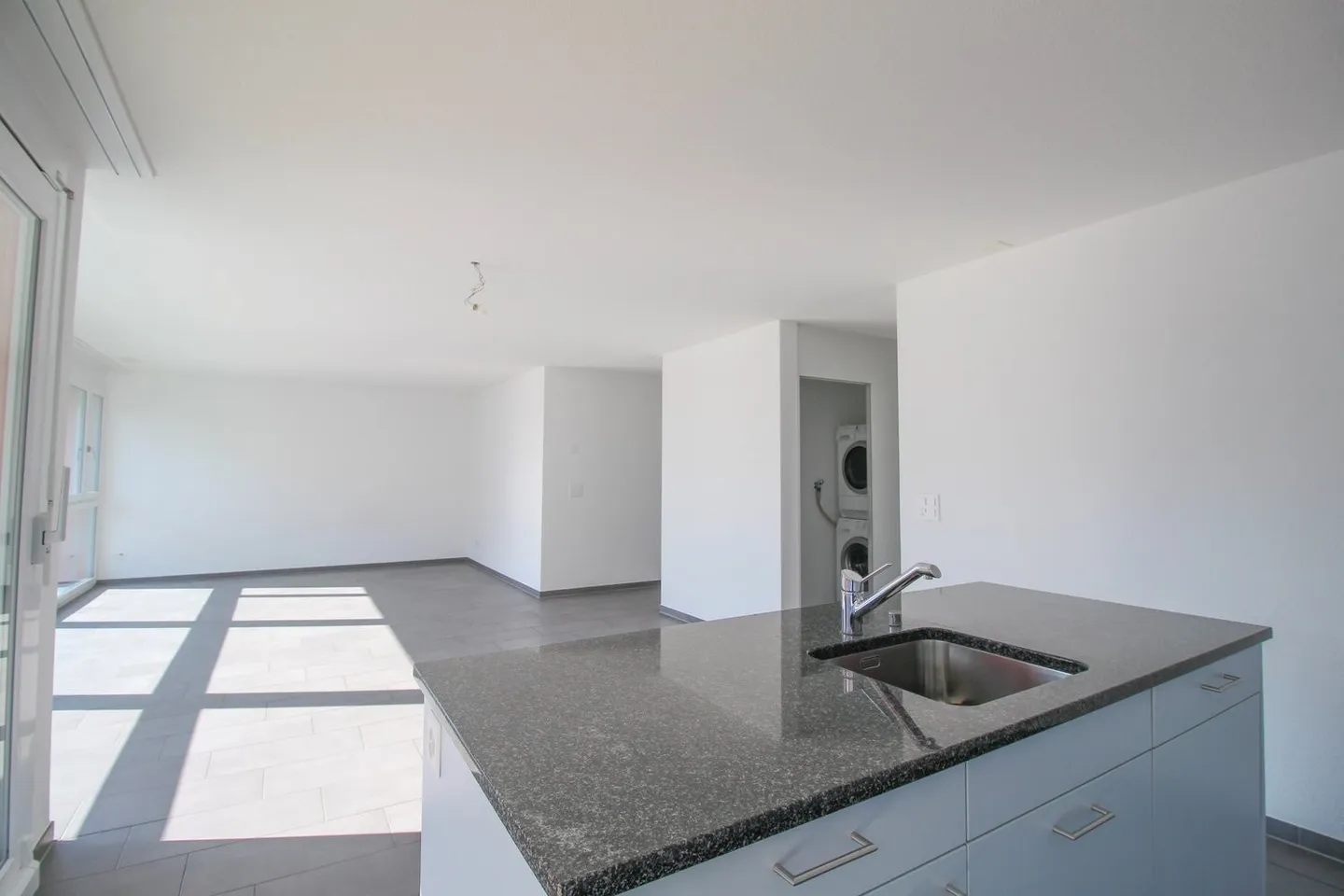 Spacious apartment with a view of greenery - Photo 10 of 10