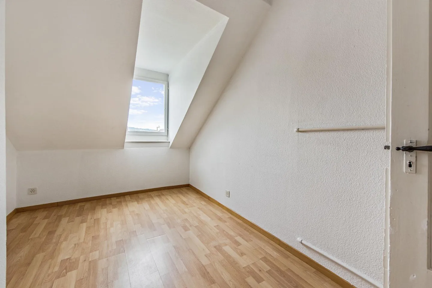 Appartement dans un endroit central - Photo 9 sur 17