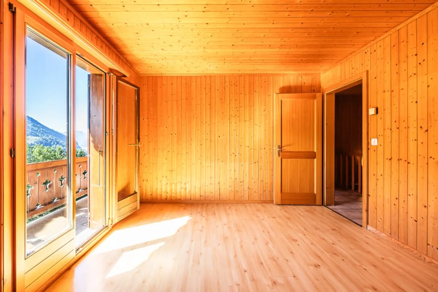 A unique living environment: authenticity and panorama - Photo 10 of 11