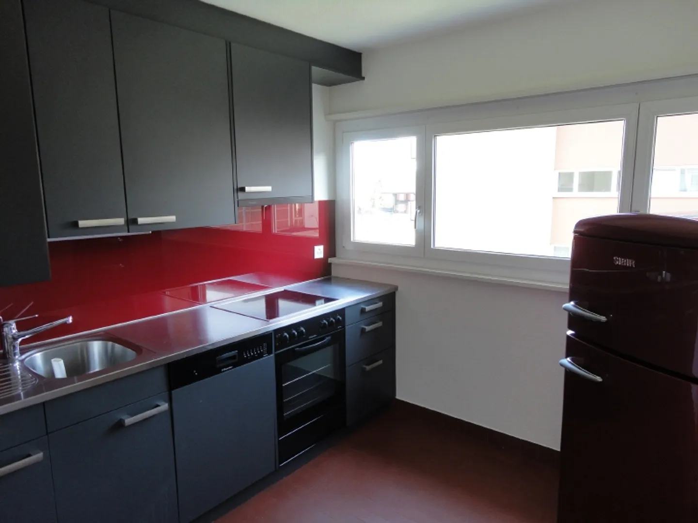 Practical, central apartment near Emmen Center - Photo 4 of 6