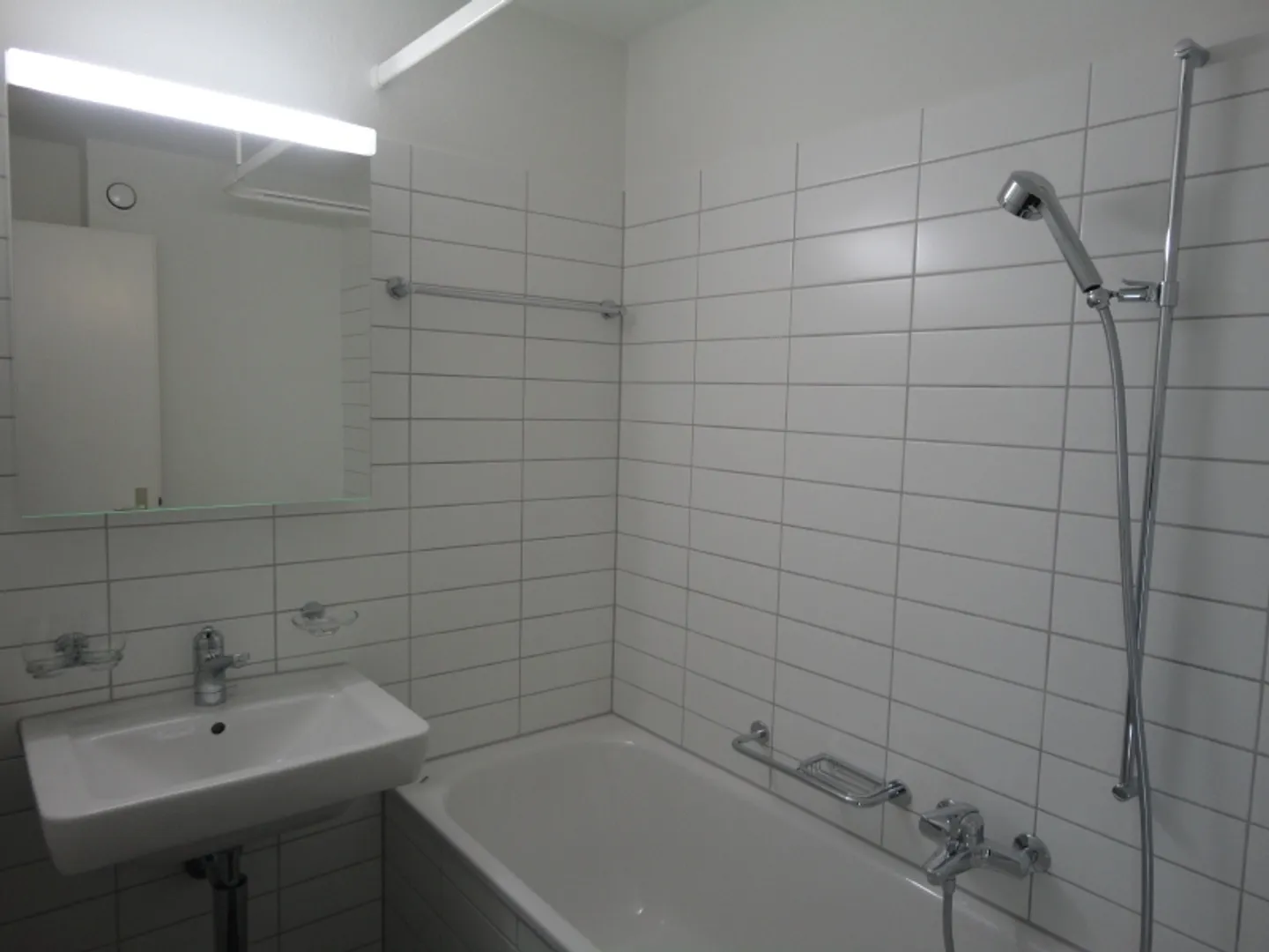 Practical, central apartment near Emmen Center - Photo 5 of 6