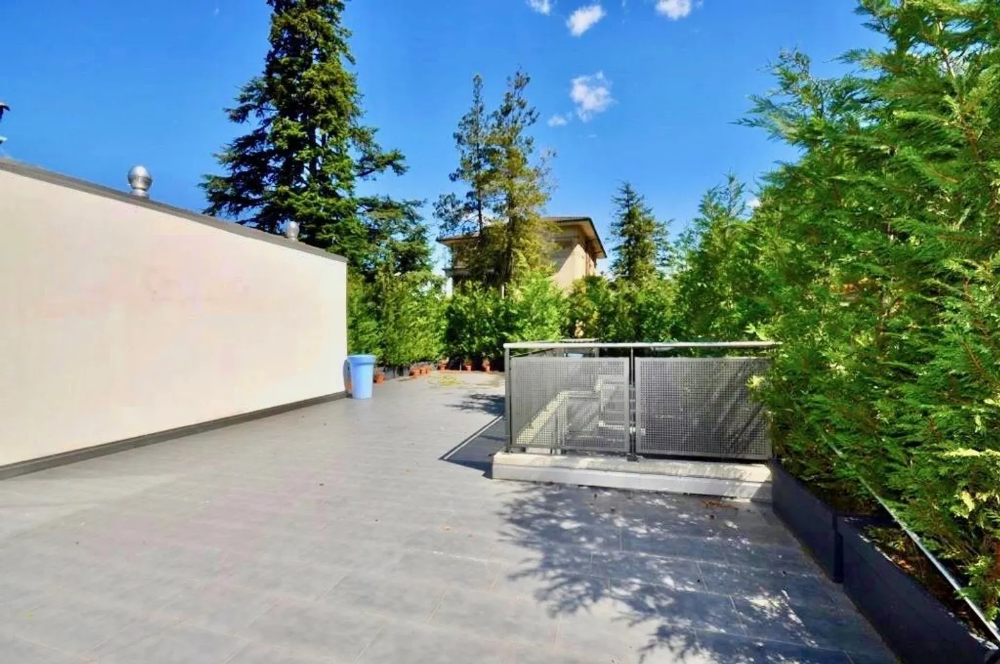 Villa Fonte Lake Lugano with Dock and Pool for Sale in Bissone - Photo 11 of 11