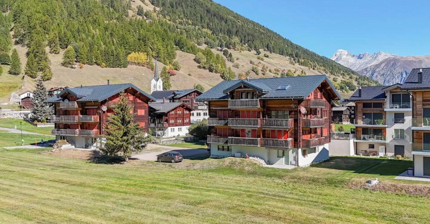 Appartamento affascinante di 2,5 stanze con vista mozzafiato a Ulrichen - Foto 1 di 12