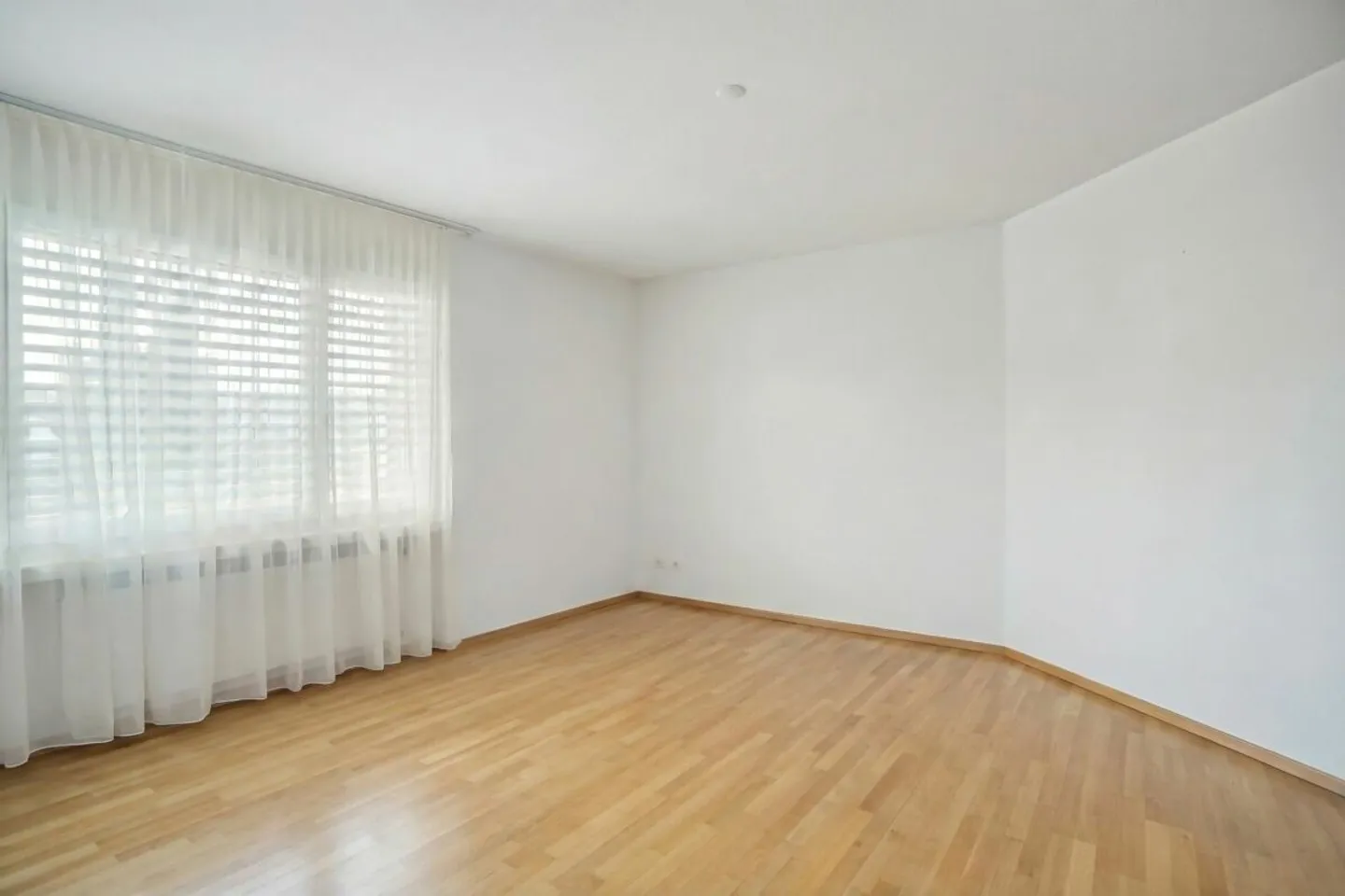 Soleggiato. Tranquillo. Vicino al lago. - Foto 3 di 7