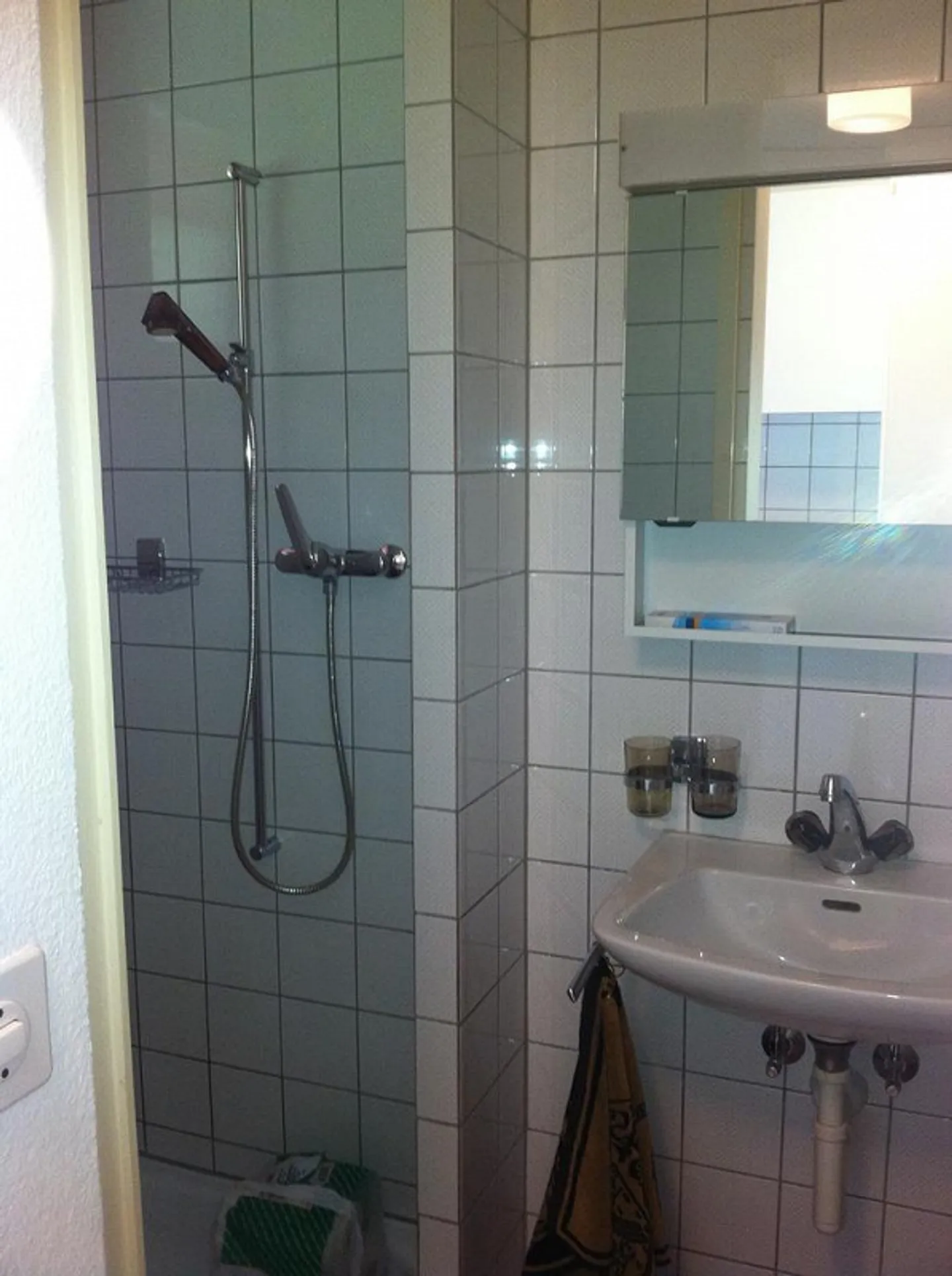 CHARMANTE WOHNUNG FÜR SINGLES AN RUHIGER LAGE MIT GARTENSITZPLATZ! - Foto 5 von 5