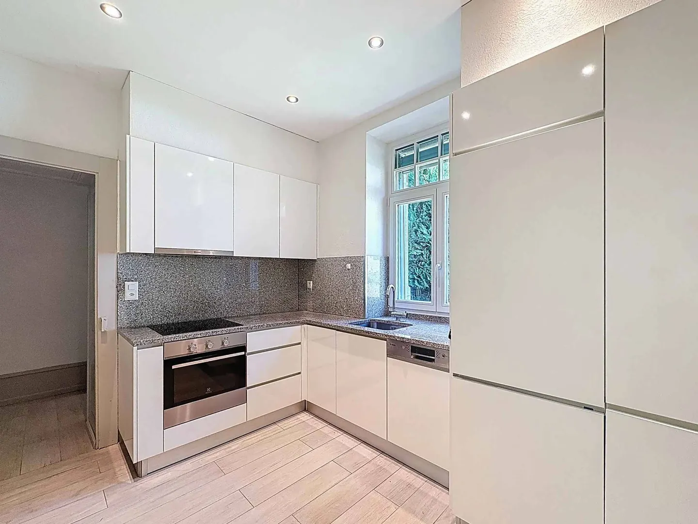 Elegante Casa Familiare a Sonvilier - Foto 3 di 13