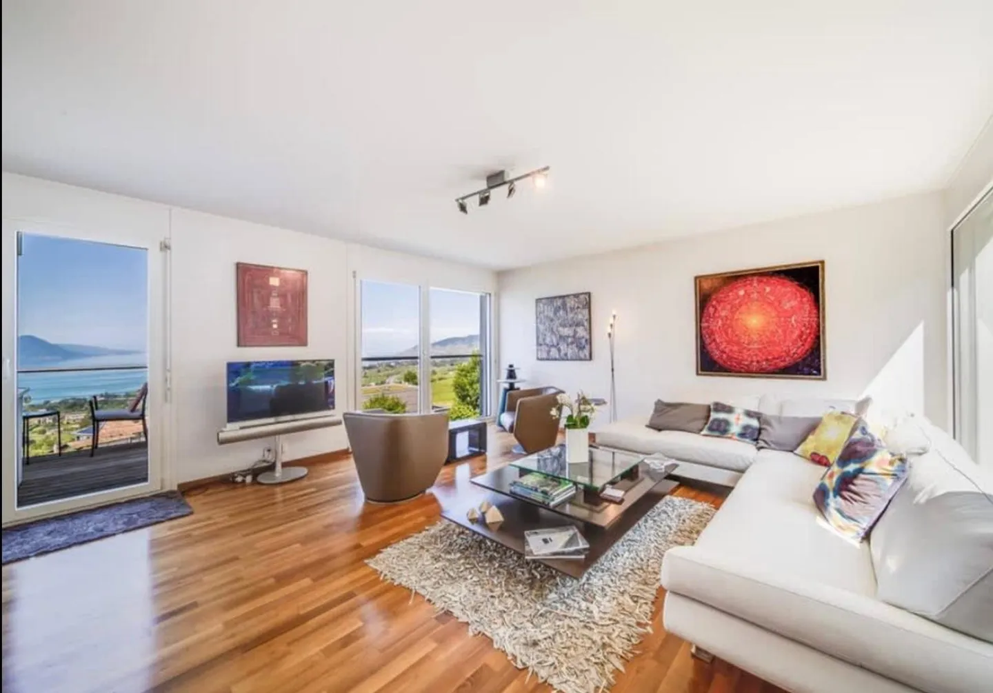 Maison contiguë 6.5 pièces - Photo 3 sur 16