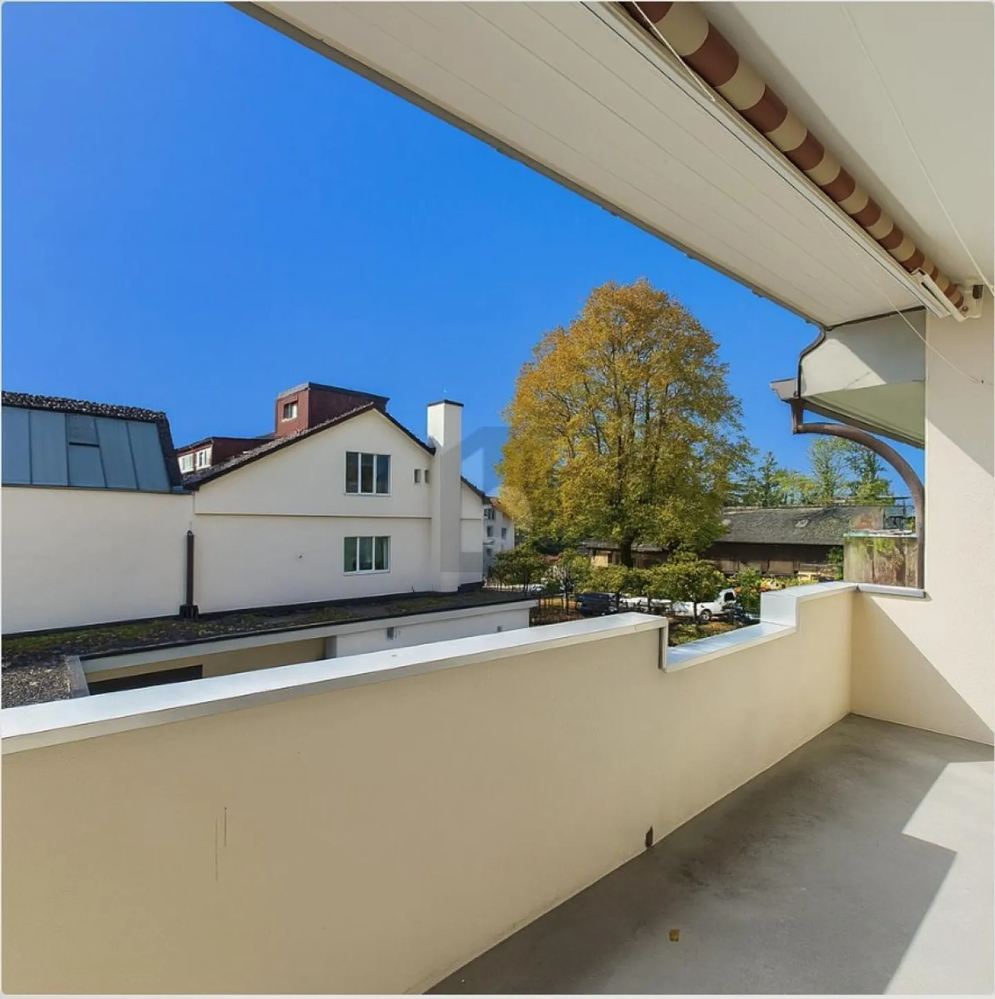 OPEN AND BRIGHT LIVING AREA - Photo 3 of 6