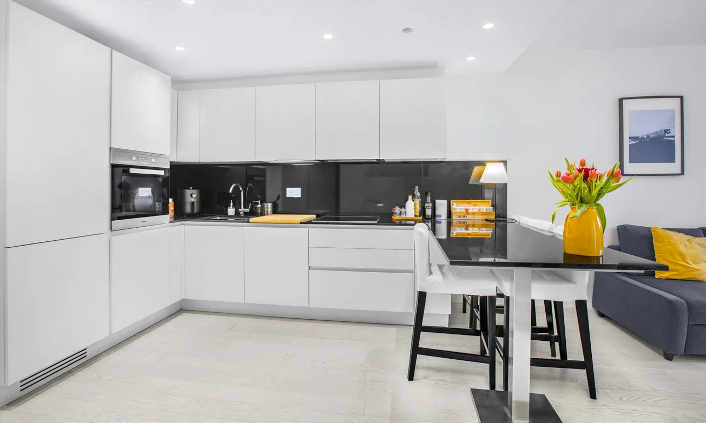 STUNNING AND MODERN 2.5 ROOMS WITH OPEN VIEW IN MASSAGNO - Photo 1 of 9