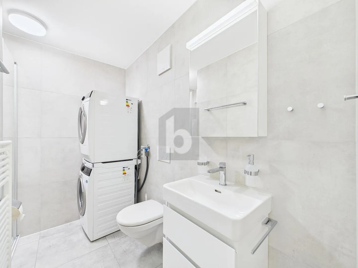 OPEN AND BRIGHT LIVING AREA - Photo 5 of 6