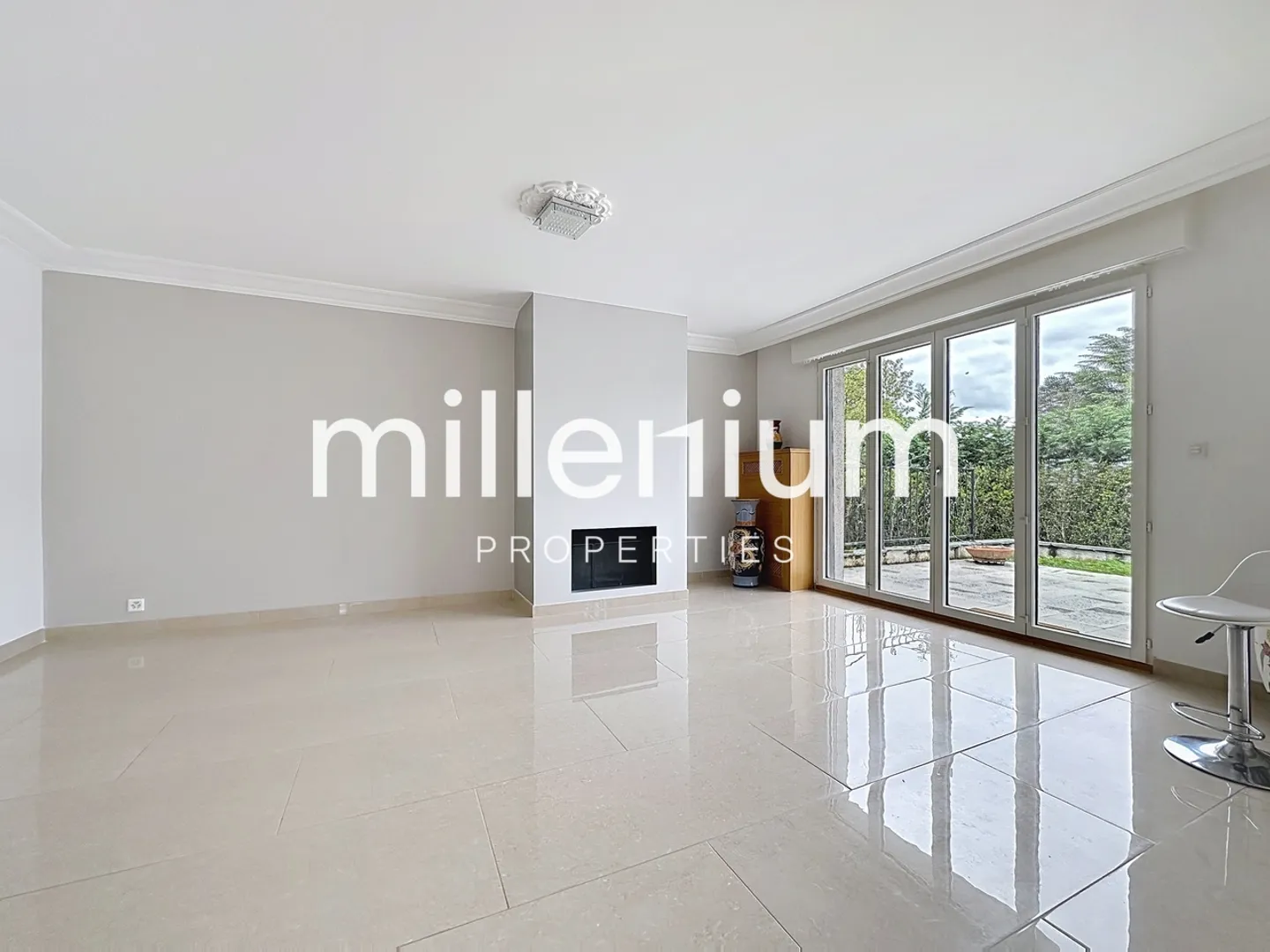 Exceptional property at the gates of International Organizations - Photo 9 of 13