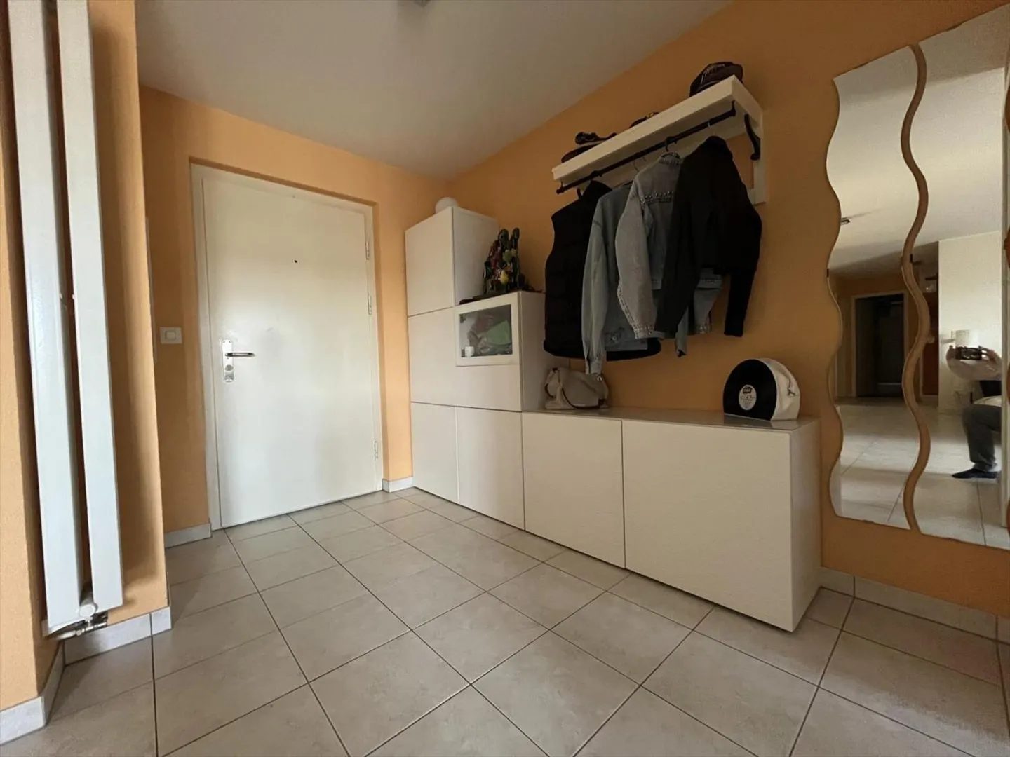 IN EINER PRÄCHTIGEN GRÜNEN UMGEBUNG MIT EINEM PRIVATEN GARTEN - Foto 10 von 13