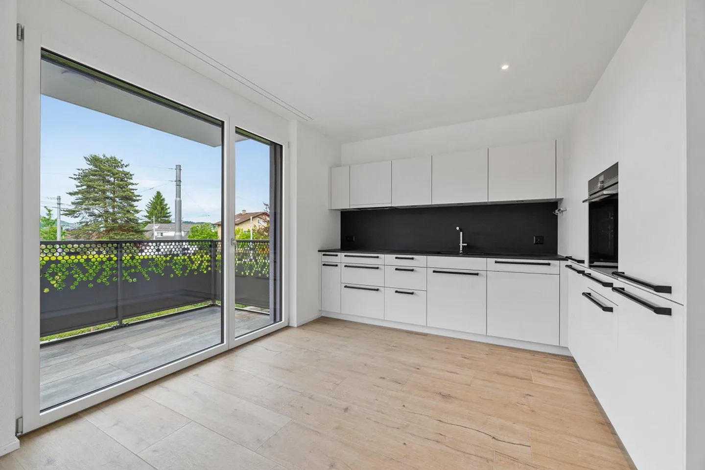 Newly built city apartments with spacious outdoor areas - Photo 2 of 5