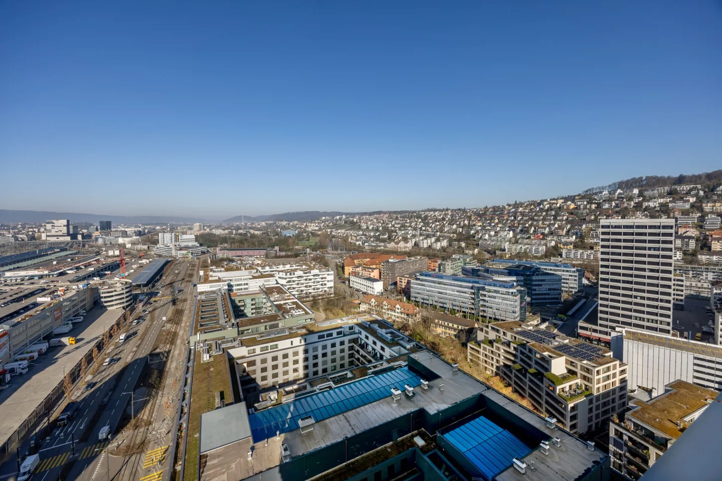 Exclusive 3.5-room panoramic apartment on the 21st floor - Living at the highest level - Photo 12 of 14