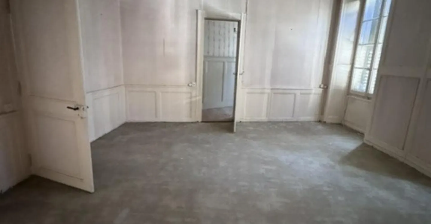 Moudon, for sale, building to renovate, 4 floors of 70 m2, city center - Photo 5 of 10