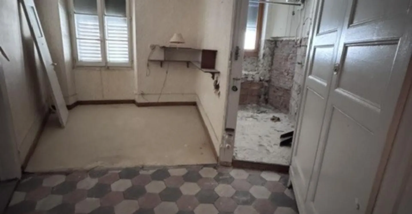 Moudon, for sale, building to renovate, 4 floors of 70 m2, city center - Photo 7 of 10