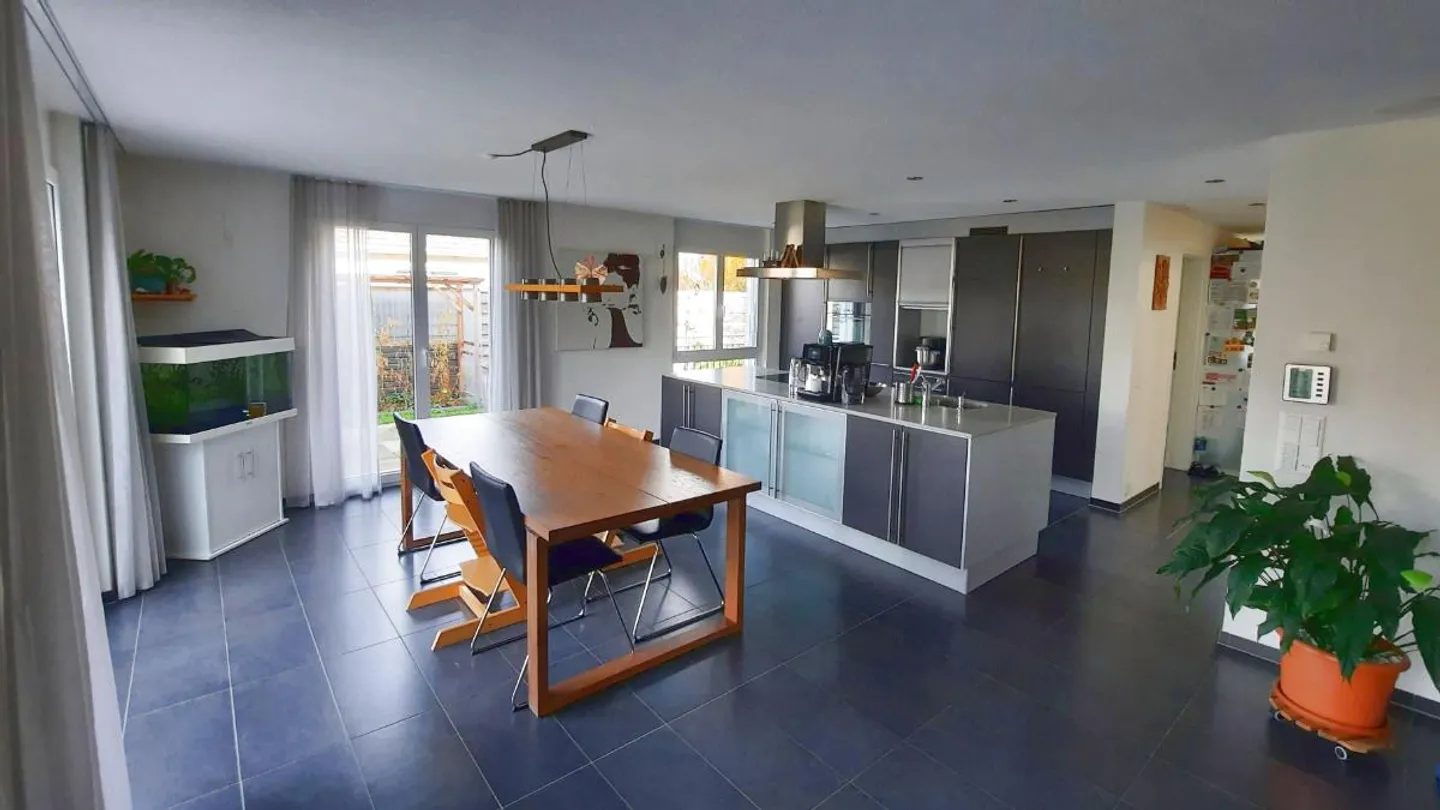 Casa unifamiliare di 6,5 stanze - Foto 2 di 5