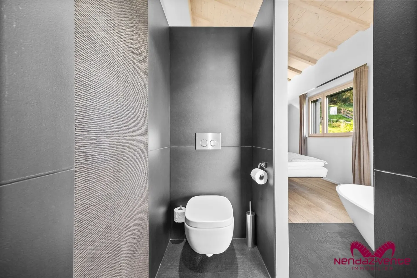 Modern Chalet with Panoramic Views - Photo 11 of 16