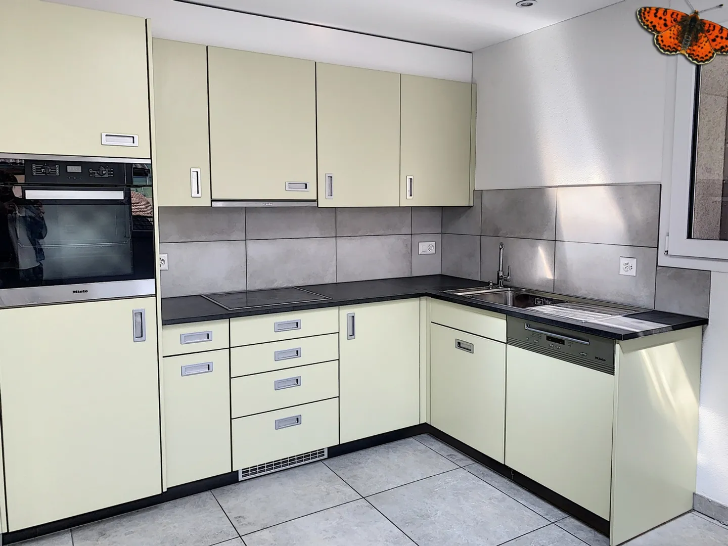 Appartement 2½ pièces avec balcon - Photo 2 sur 11