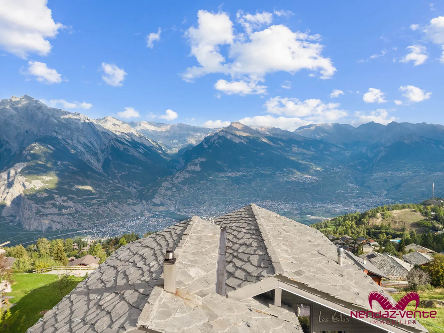 Modern Chalet with Panoramic Views - Photo 16 of 16