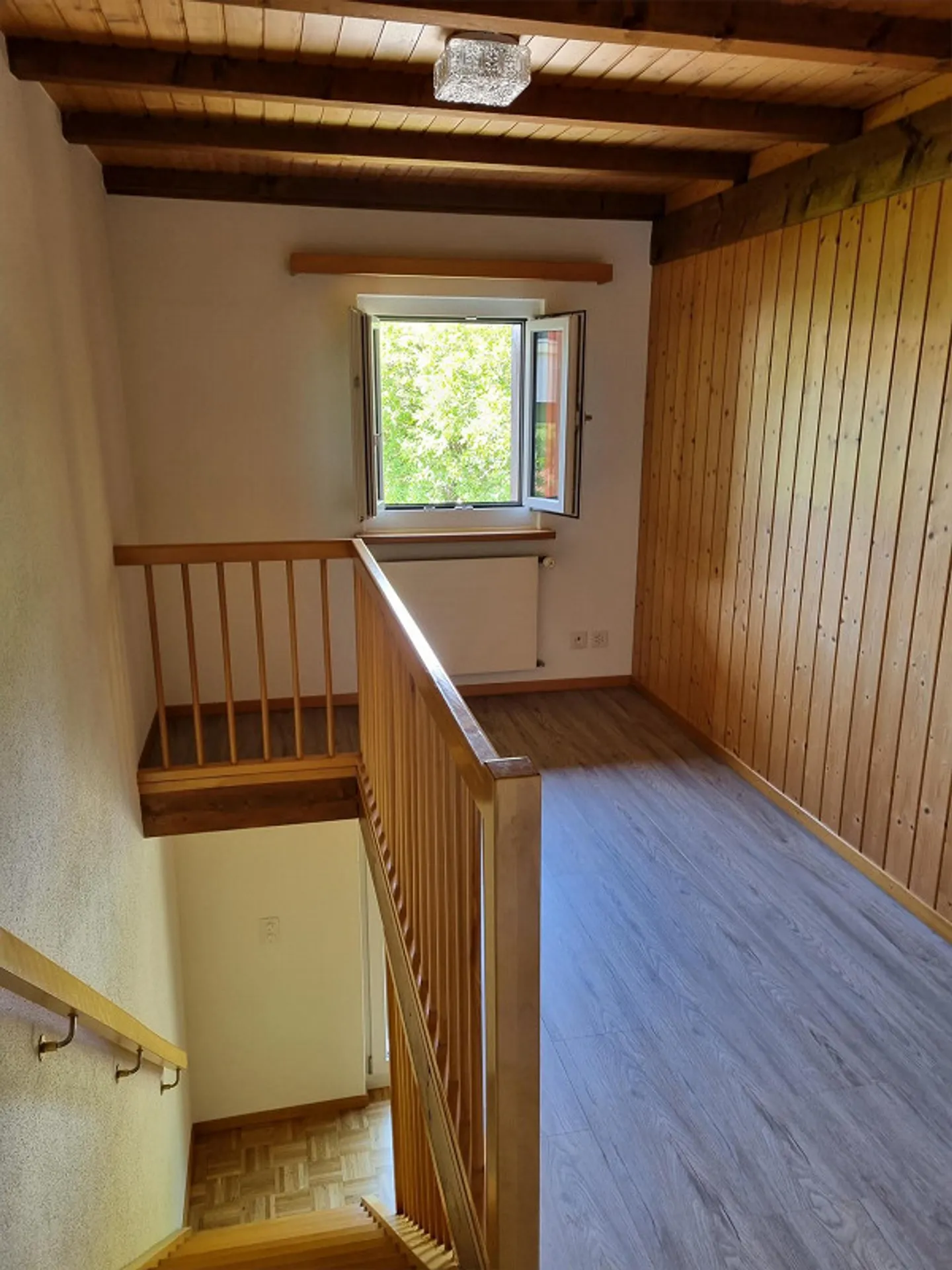 Appartamento duplex di 4,5 stanze con giardino privato - Foto 3 di 8