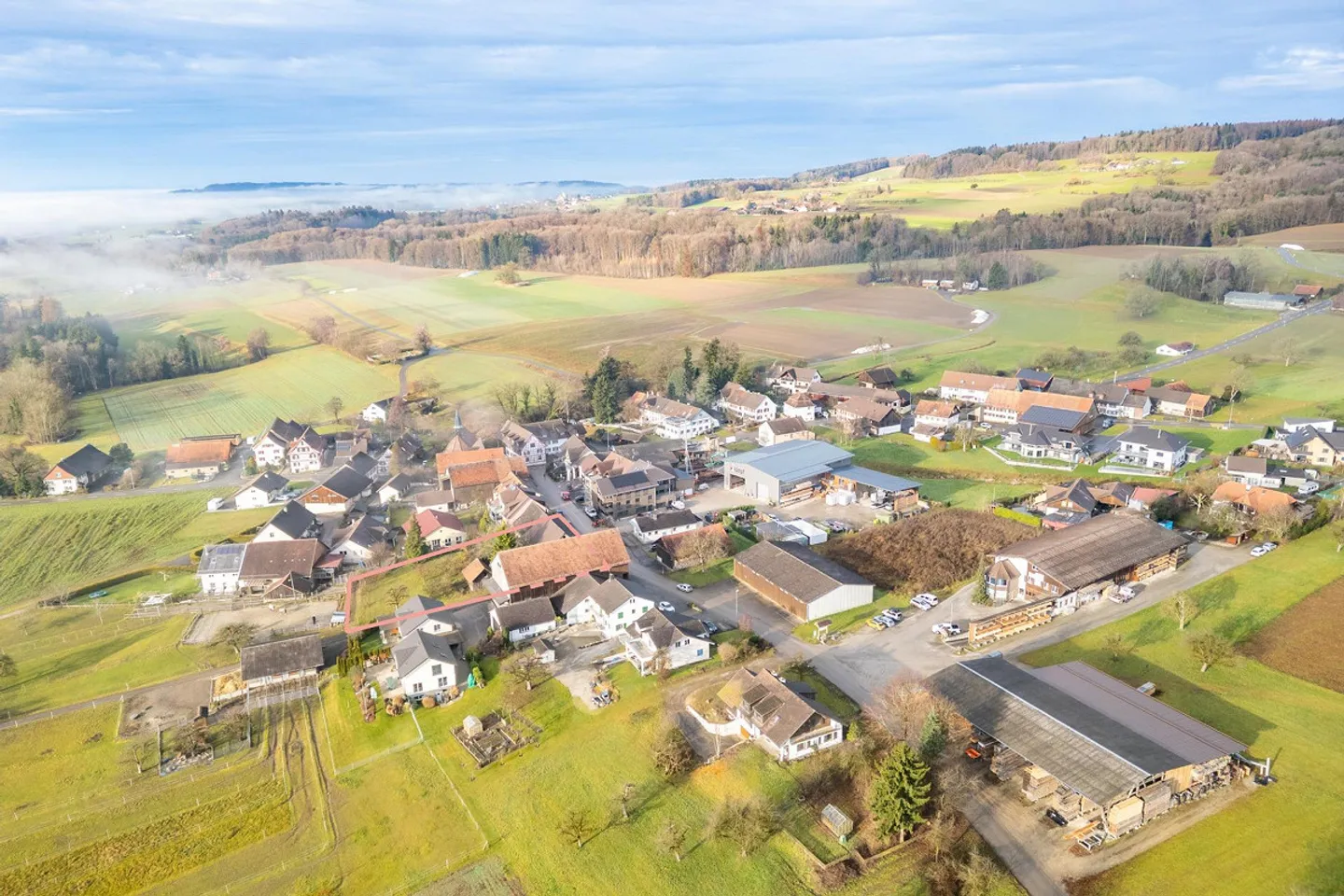 Terreno edificabile soleggiato con struttura esistente - Foto 2 di 6