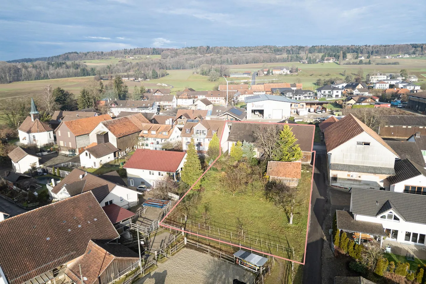 Terreno edificabile soleggiato con struttura esistente - Foto 3 di 6