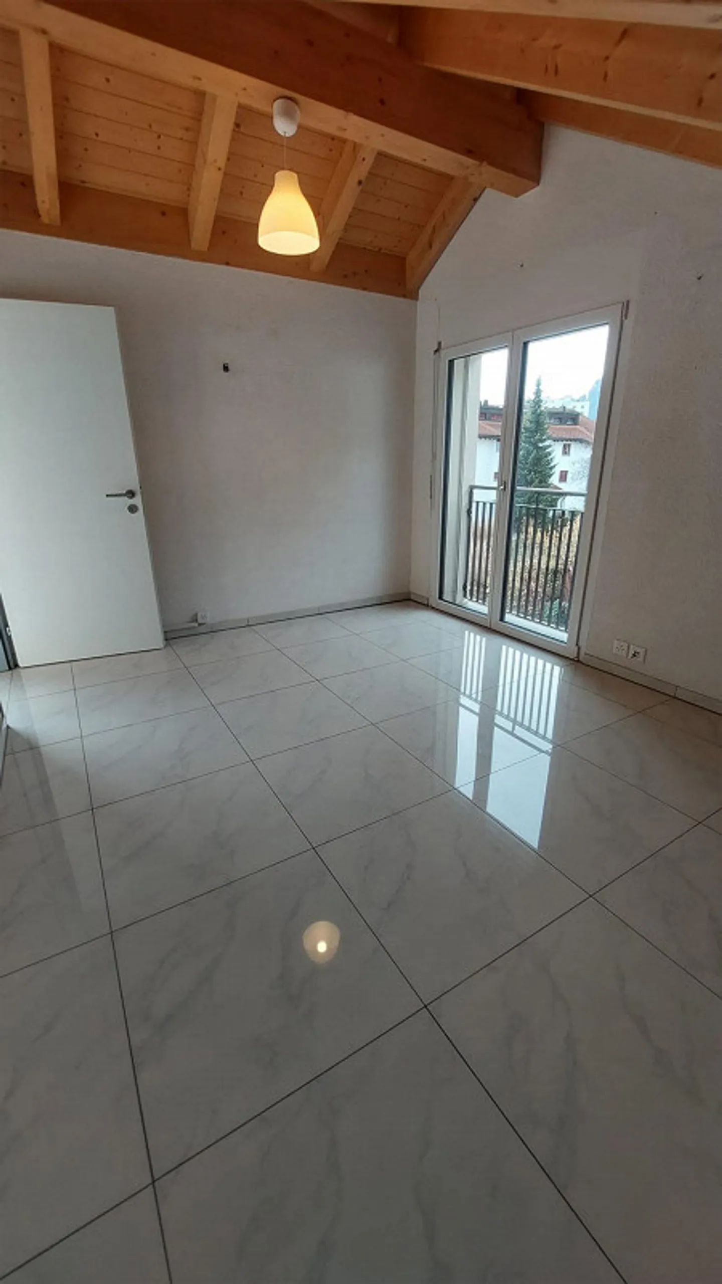 Modern 3.5-room penthouse apartment with large terrace - Photo 5 of 22