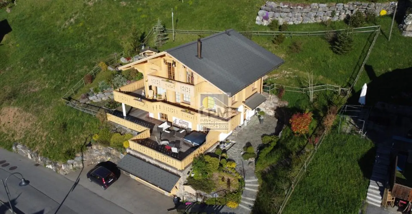 Family chalet with exceptional location near the cable cars - Photo 1 of 13