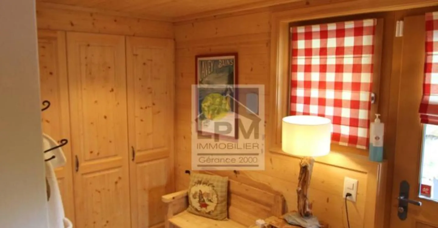 Family chalet with exceptional location near the cable cars - Photo 2 of 13