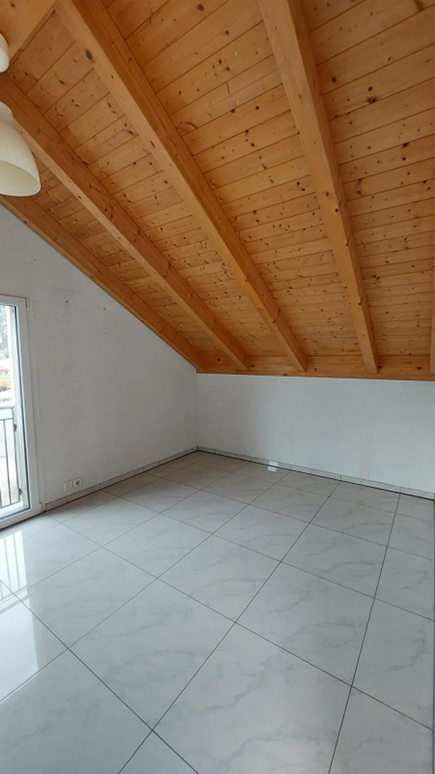 Modern 3.5-room penthouse apartment with large terrace - Photo 8 of 22