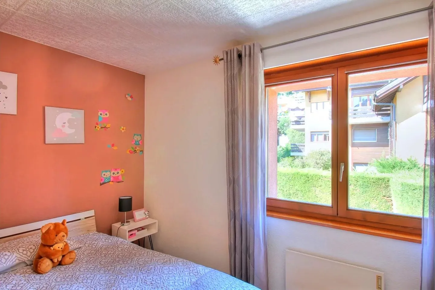 Charming Apartment in the Heart of the Village - Photo 4 of 7