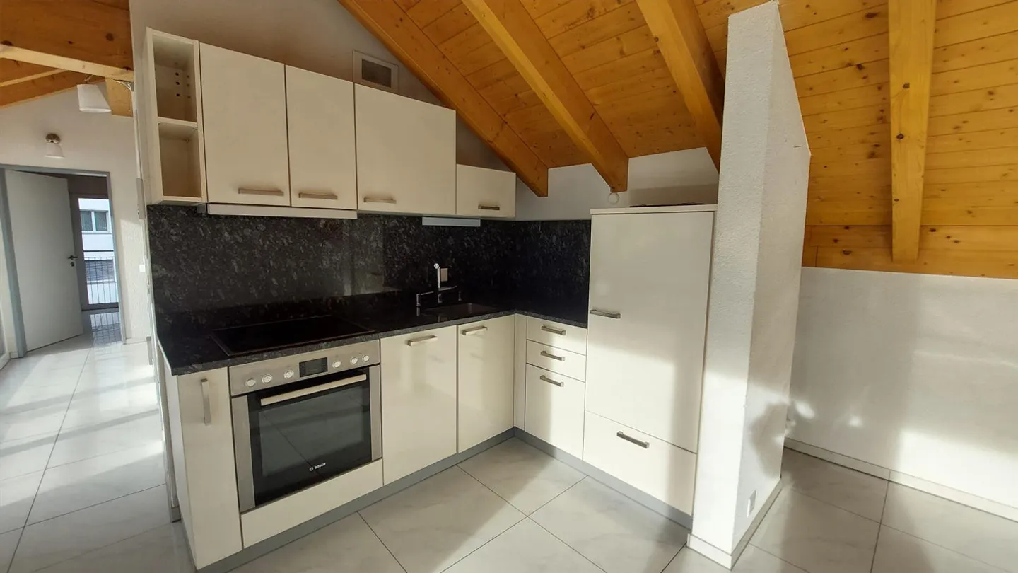 Modern 3.5-room penthouse apartment with large terrace - Photo 15 of 22